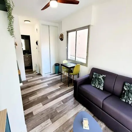 Studio For 2 People